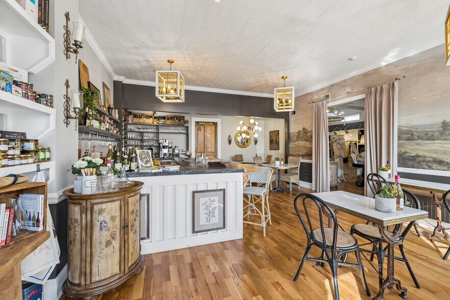 More Photos Of 109 E 6th St, Columbia Storefront For Sale