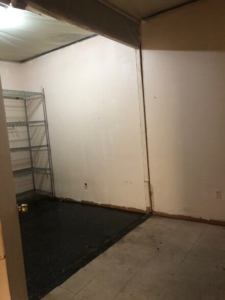 More Photos Of 6705 Holabird Ave, Dundalk Storefront For Sale