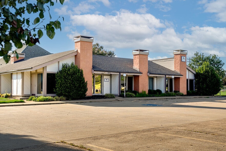 More Photos Of 2603 Browns Ln, Jonesboro Medical For Sale