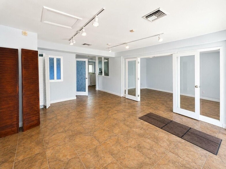 More Photos Of 1421 1st St, Key West Office For Sale