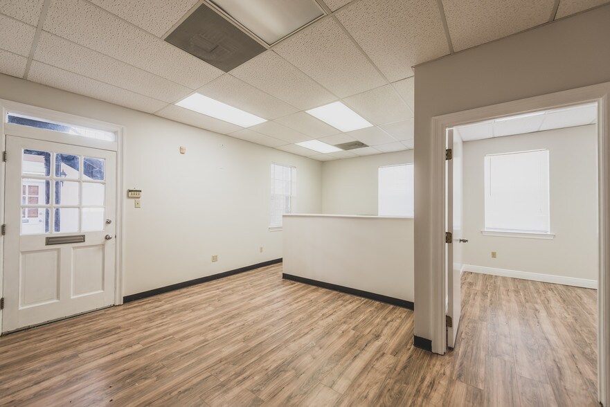 More Photos Of 2002 20th St, Kenner Office For Sale