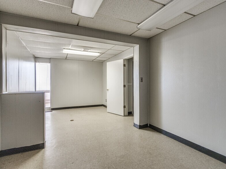 More Photos Of 5835 S Pennsylvania Ave, Oklahoma City Medical For Sale