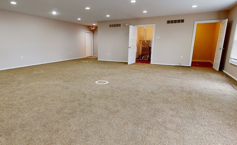 More Photos Of 1212 E M-36, Pinckney Storefront Retail Office For Sale