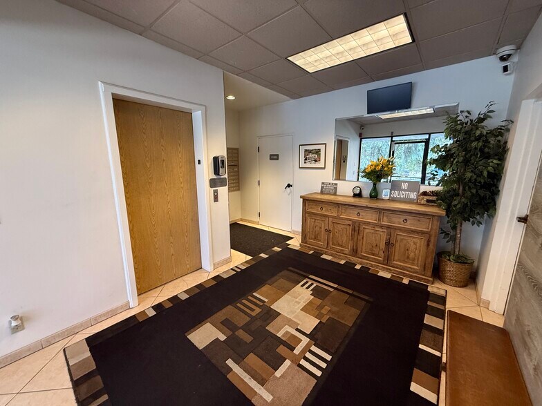 More Photos Of 28030 Dorothy Dr, Agoura Hills Office For Lease