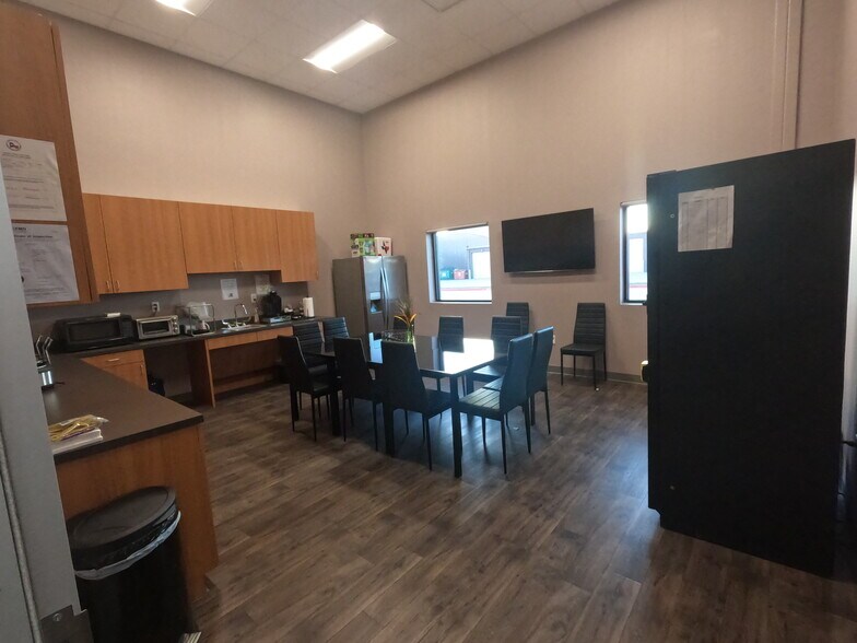 More Photos Of 13462 FM 529 Rd, Houston Light Distribution For Sale