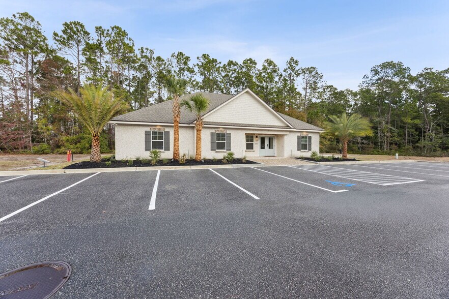More Photos Of 122 Hawthorn Ln, Saint Marys Office For Lease