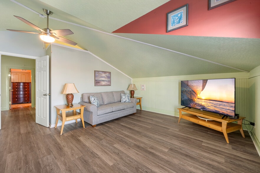 More Photos Of 973 N Harbor City Blvd, Melbourne Specialty For Sale