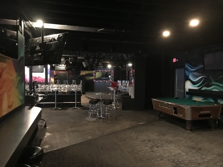 More Photos Of 1815 N Main St, Royal Oak Bar For Lease