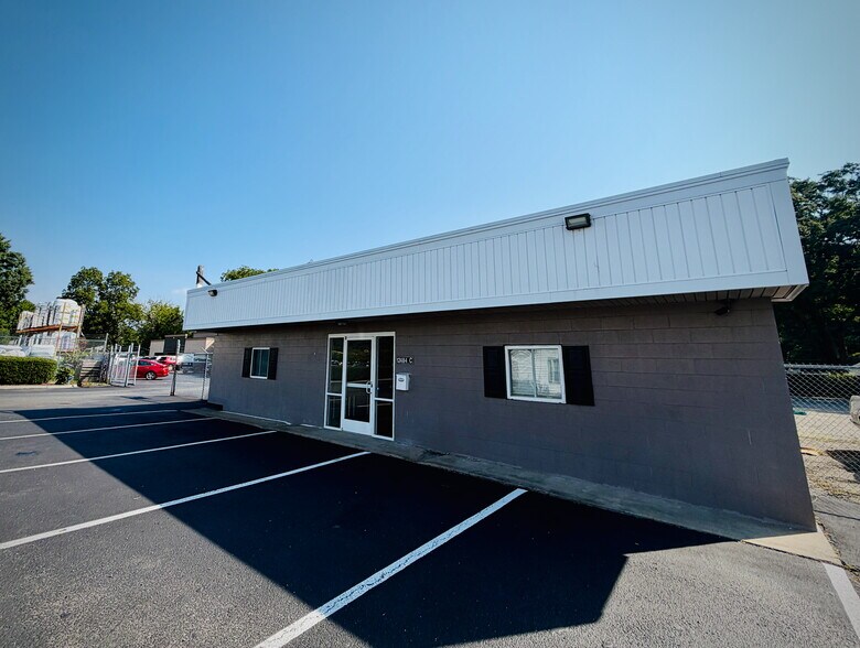 More Photos Of 12484c Warwick Blvd, Newport News Office For Lease