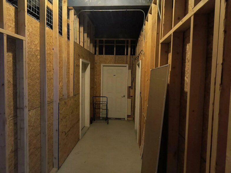 More Photos Of 123-125 N Main St, Crown Point Loft Creative Space For Sale