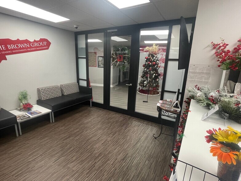 More Photos Of 6001 Nw Expressway, Oklahoma City Office For Sale