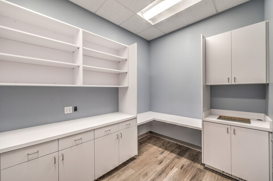 More Photos Of 2943-3073 W Craig Rd, North Las Vegas Unknown For Lease