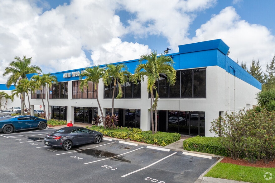 More Photos Of 4500 N Powerline Rd, Deerfield Beach Unknown For Lease