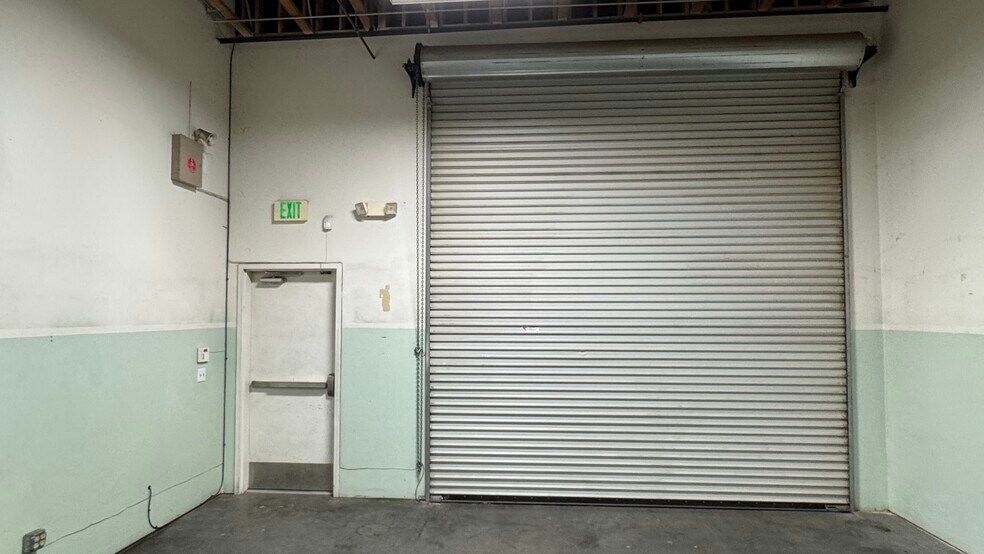 More Photos Of 17056 B Hercules St, Hesperia Service For Lease