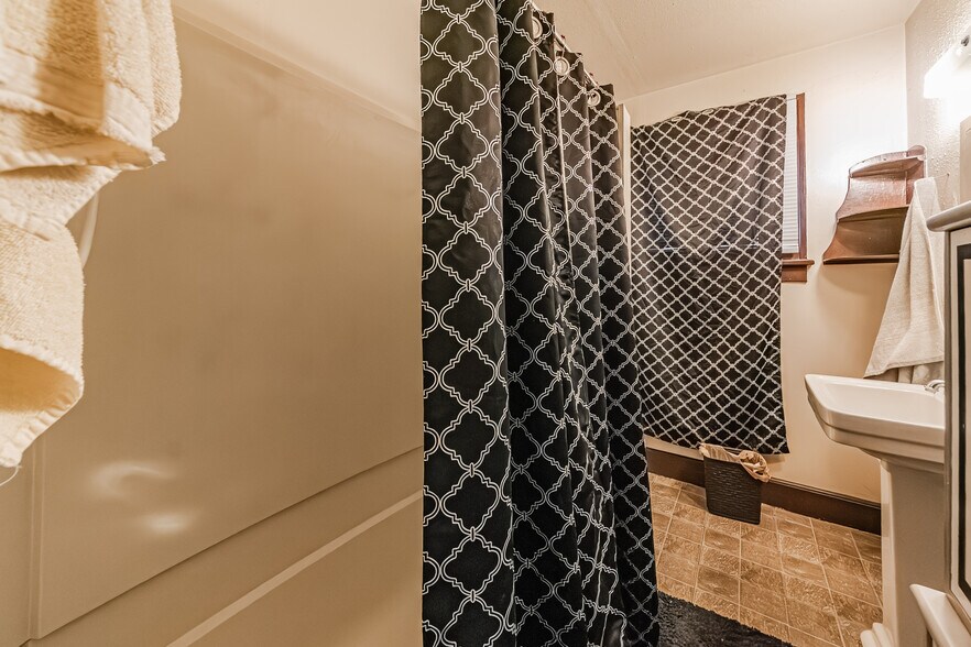 More Photos Of 134 W 7th St, Walsenburg Office Residential For Sale