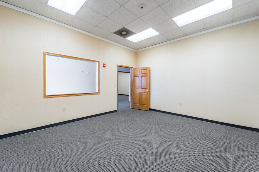 More Photos Of 2201 Grand Ave, Wausau Unknown For Lease