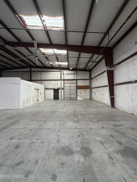 More Photos Of 200 Varnfield Dr, Summerville Warehouse For Lease