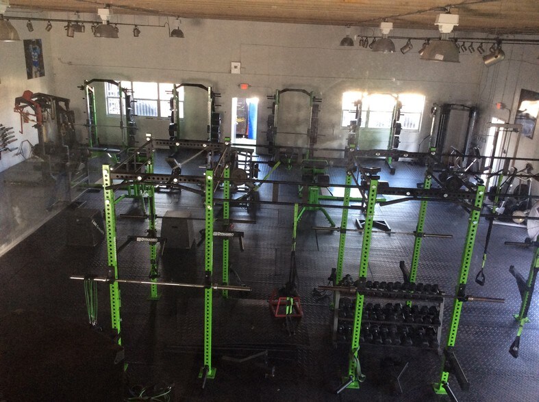 More Photos Of 3075 SW 28th St, Miami Warehouse For Lease