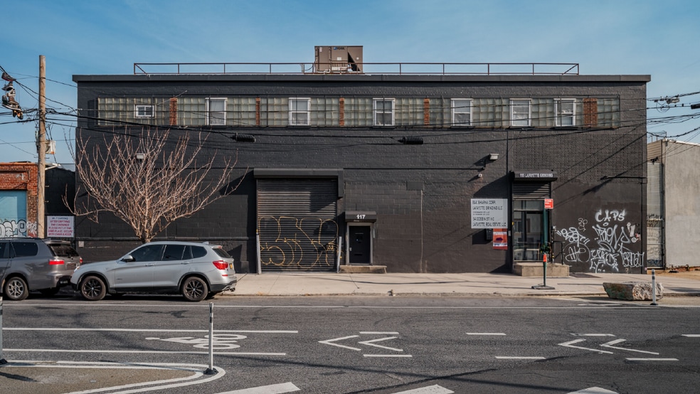 Primary Photo Of 115-117 Banker St, Brooklyn Showroom For Lease