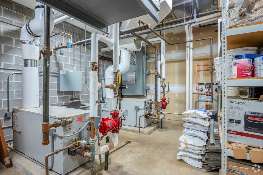 More Photos Of 1002 Deming Way, Madison Office For Sale