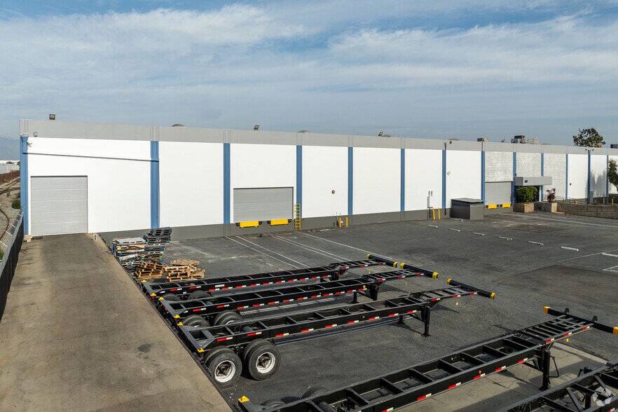 More Photos Of 325-337 N Baldwin Park Blvd, City of Industry Warehouse For Lease