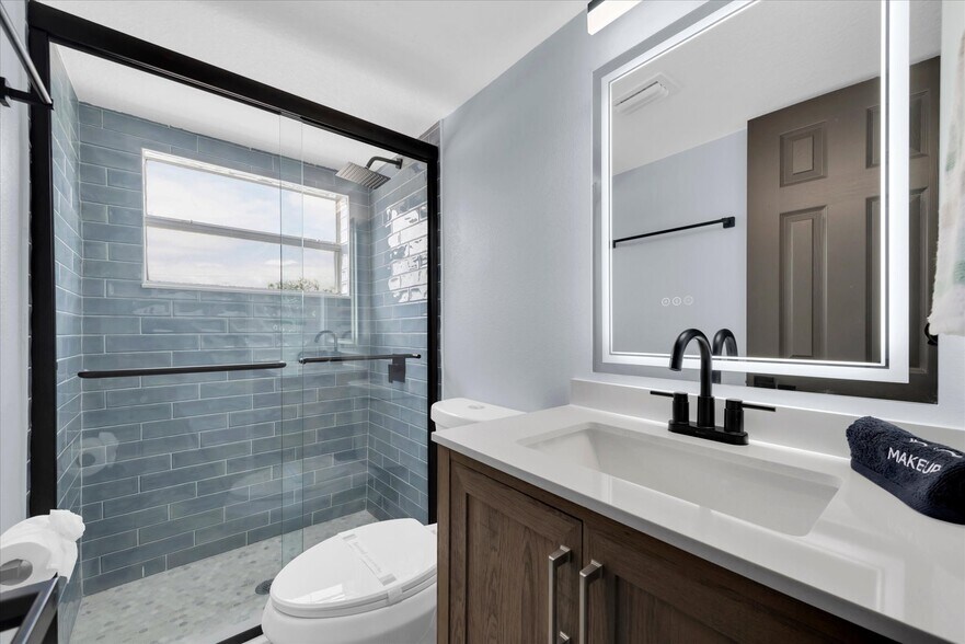 More Photos Of 4000 46th St N, Saint Petersburg Hospitality For Sale