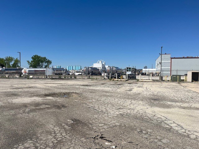 More Photos Of 7459 W 79th St, Bridgeview Warehouse For Lease