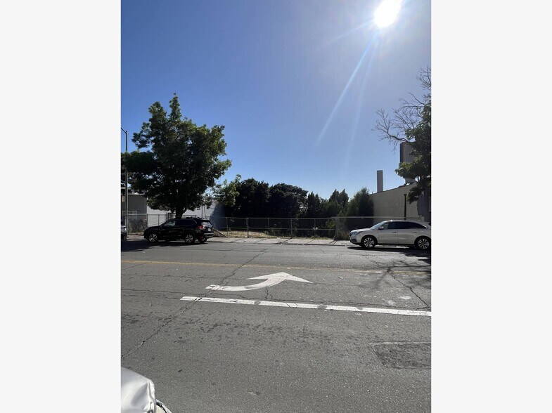 More Photos Of 9809-9811 Macarthur Blvd, Oakland Land For Sale