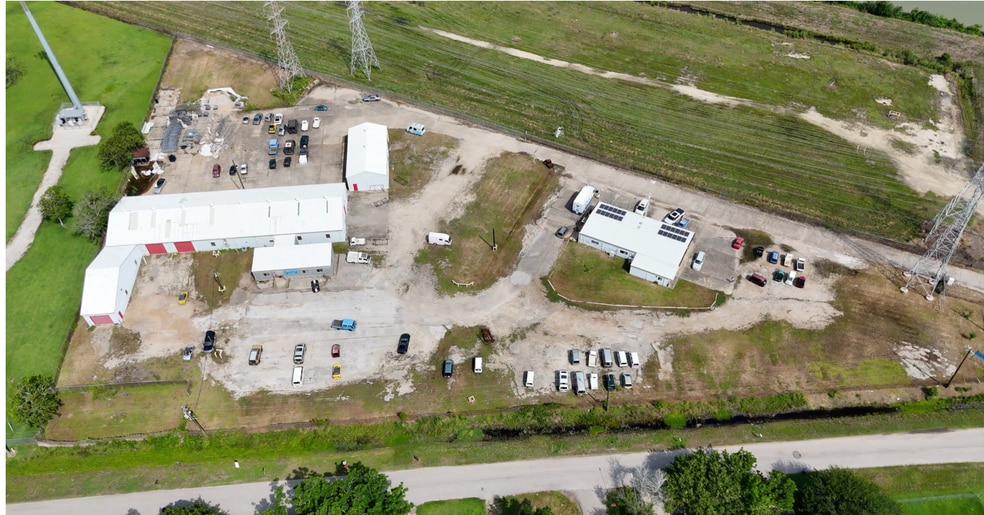 More Photos Of 2309 Zapata St, Freeport Warehouse For Sale