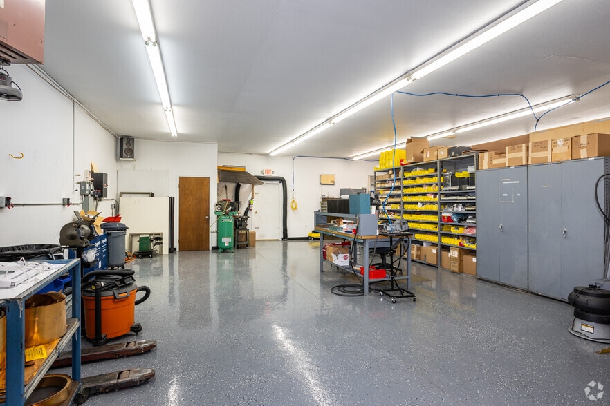 More Photos Of 776 W Baseline Rd, Lafayette Warehouse For Lease