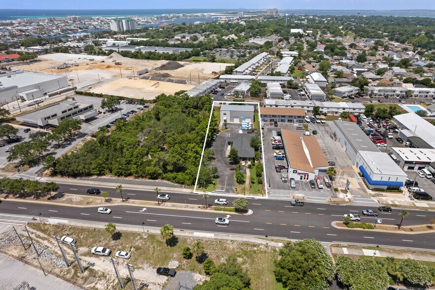 Primary Photo Of 209 Main St, Destin Storefront Retail Office For Sale