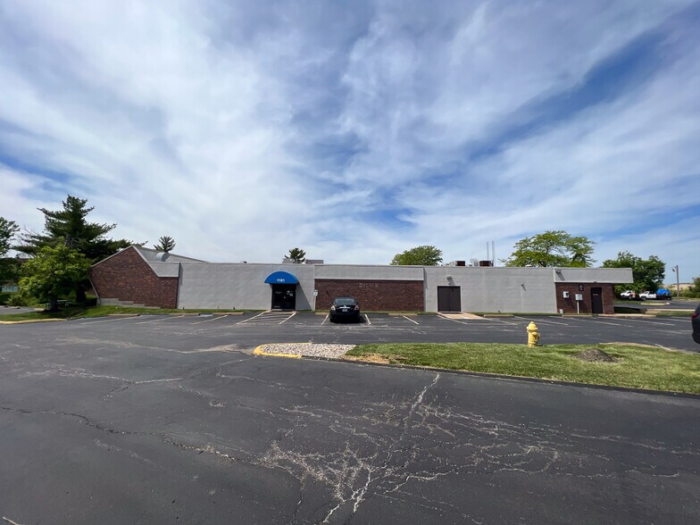 More Photos Of 1181 Corporate Lake Dr, Creve Coeur Office For Sale