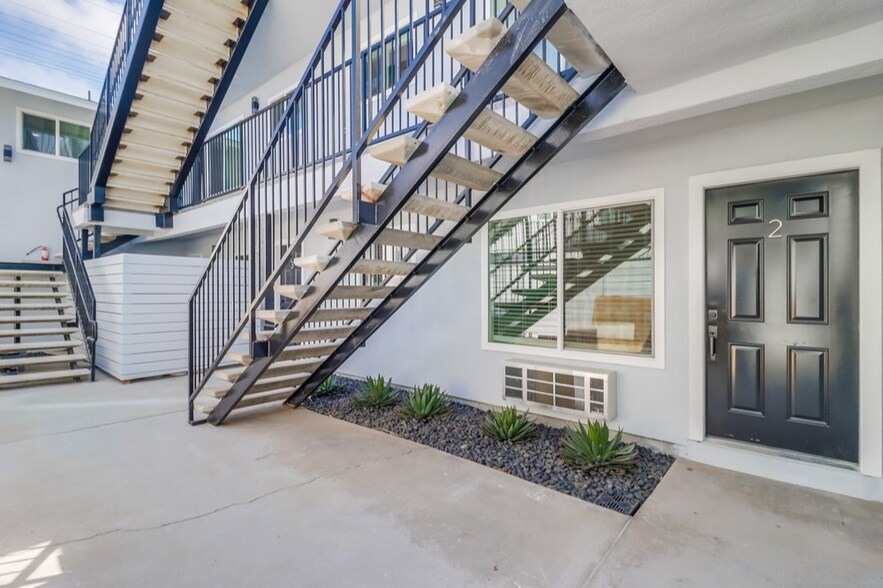 More Photos Of 1478 Hornblend St, San Diego Apartments For Sale