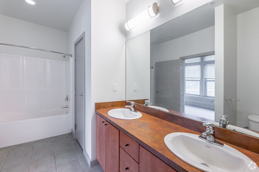 More Photos Of 2010-2020 Euclid Ave, Cleveland Apartments For Lease