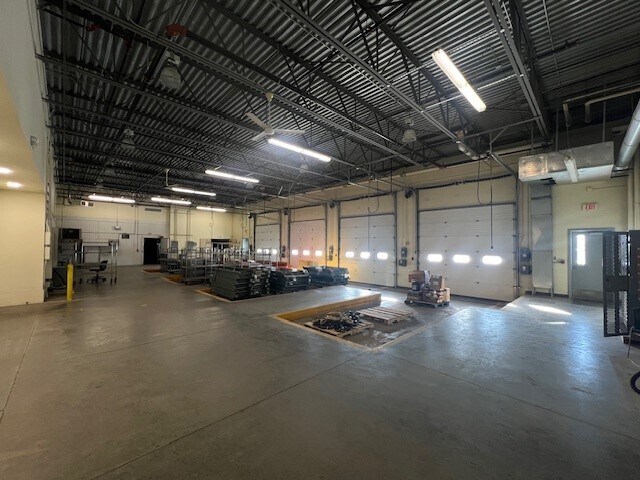 More Photos Of 4110 N Hainje Ave, Sioux Falls Refrigeration Cold Storage For Lease
