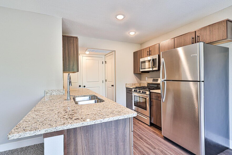 More Photos Of Shale Ct, Grain Valley Apartments For Sale