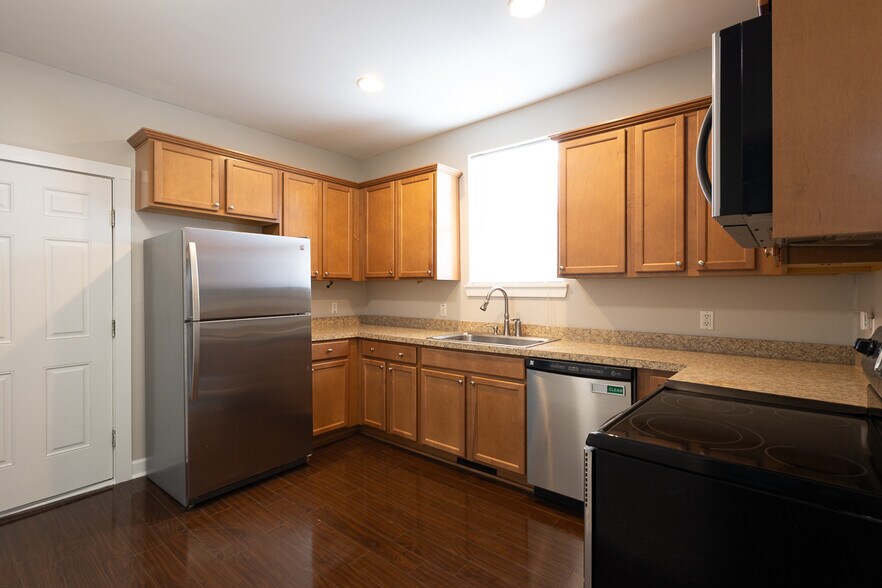 More Photos Of 783 Meeting St, Charleston Office For Lease