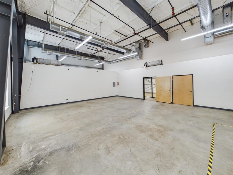 More Photos Of 39057 State Highway 299, Willow Creek Warehouse For Sale