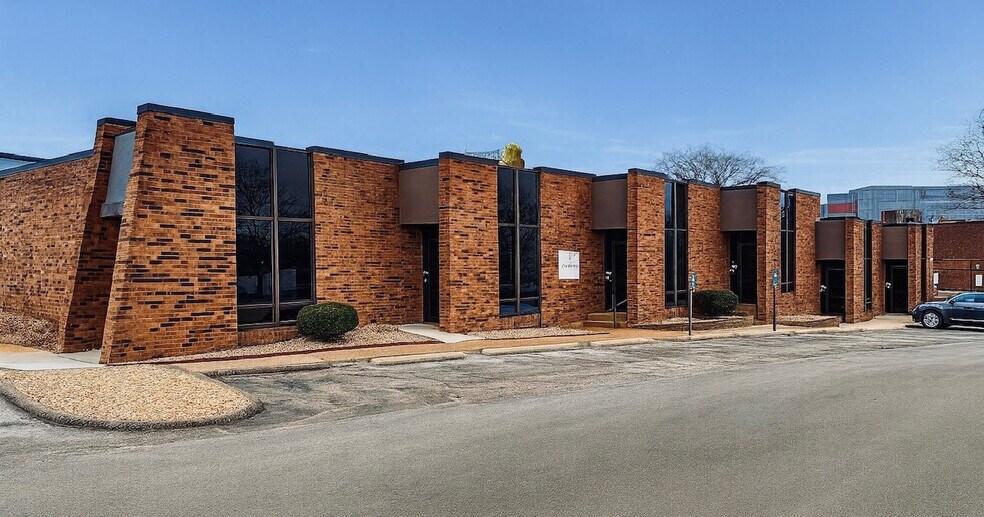 More Photos Of 907-929 Fee Fee Rd, Maryland Heights Light Distribution For Lease