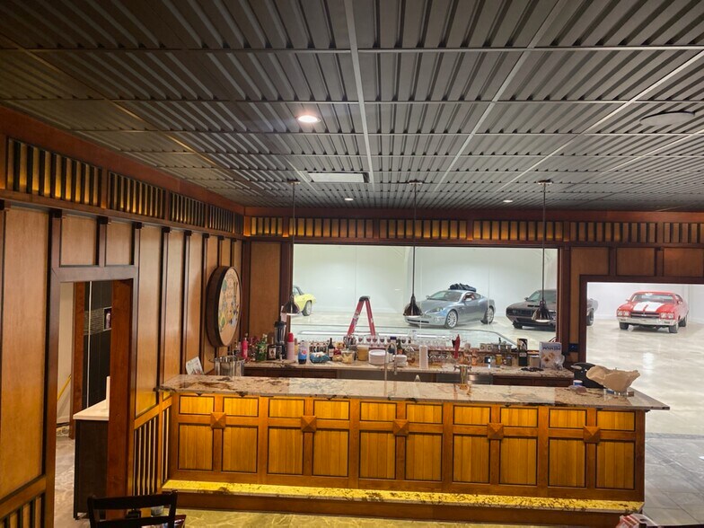 More Photos Of 1141 Pierce St, Clearwater Warehouse For Sale