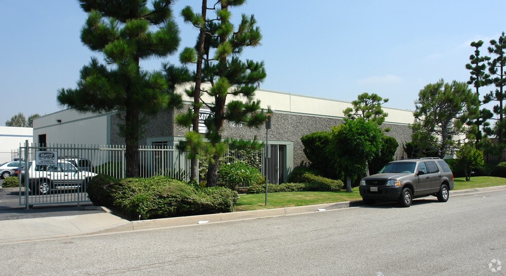 Primary Photo Of 1219 W Mahalo Pl, Compton Warehouse For Lease