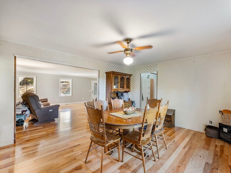 More Photos Of 849 Blacksnake Rd, Mount Airy Light Distribution For Sale