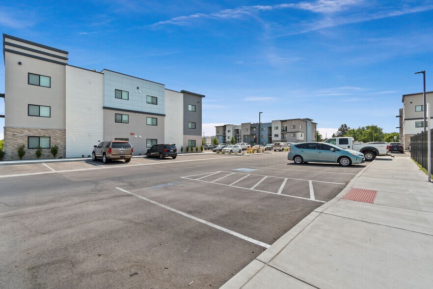 More Photos Of 1275 Caldwell Blvd, Nampa Apartments For Sale