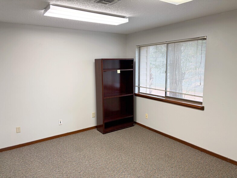 More Photos Of 711 Ballard St, Altamonte Springs Office For Lease