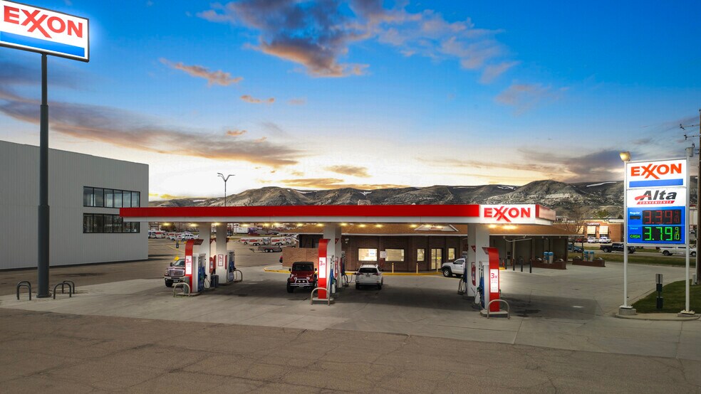 Primary Photo Of 2496 Foothill Blvd, Rock Springs Service Station For Sale