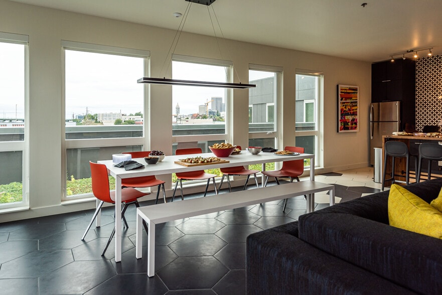 More Photos Of 718 Rainier Ave S, Seattle Apartments For Lease