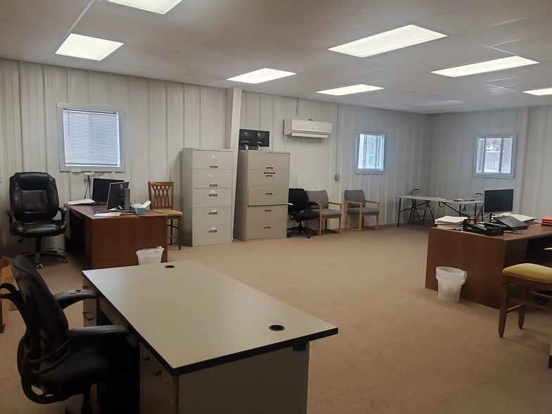 More Photos Of 4938 Enterprise Dr, San Antonio Warehouse For Lease