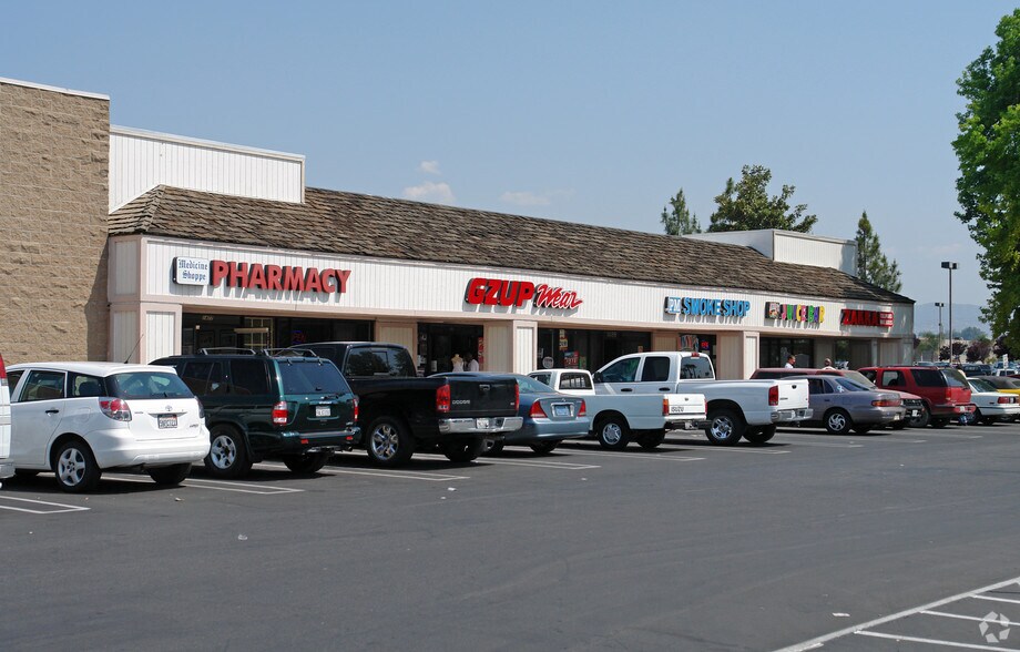 More Photos Of 1451-1469 S San Jacinto Ave, San Jacinto Restaurant For Lease