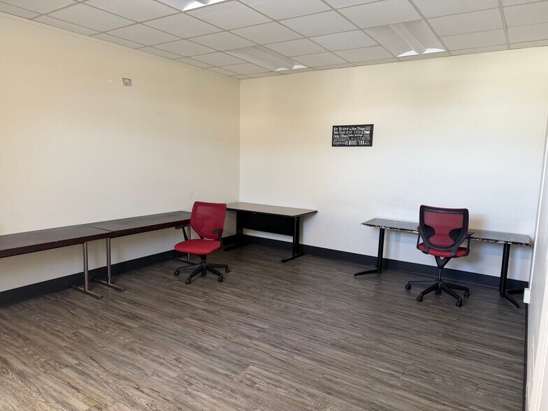 More Photos Of 515 Roswell St, Marietta Office For Lease