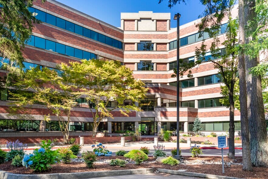 More Photos Of 5 Centerpointe Dr, Lake Oswego Coworking Space